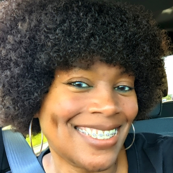 Meet your Posher, Pern - Picture 1 of 1